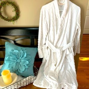 Soft Surroundings Minky Dot Bathrobe